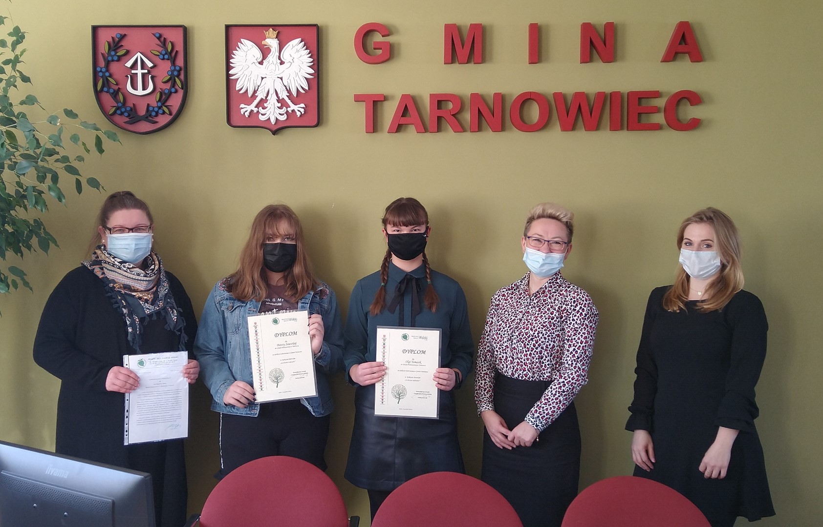 Uczennice laureatkami konkursu "Co drzewo widziało"