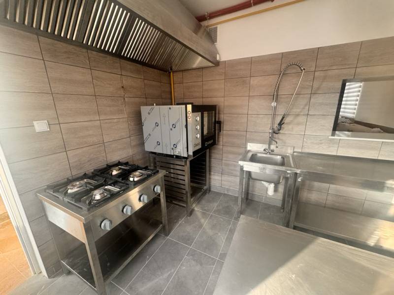 Modernizacja pomieszczenia Domu Ludowego wraz  z zakupem wyposażenia w Roztokach