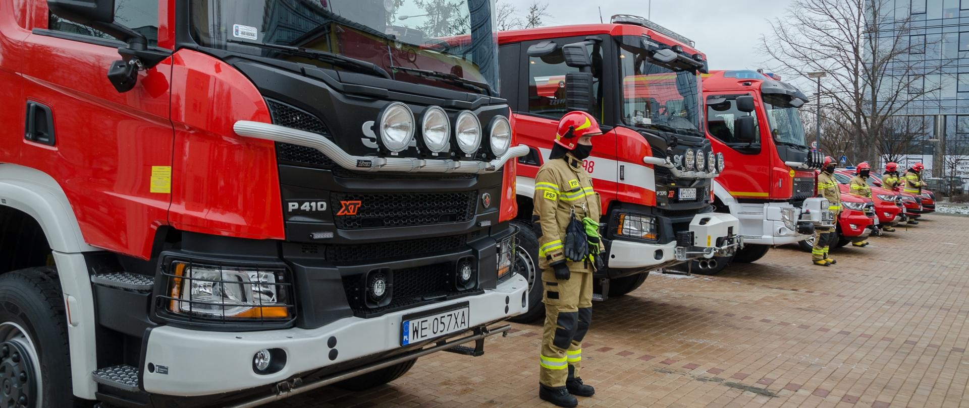 Uroczyste wręczenie promes na zakup samochodów ratowniczo-gaśniczych 