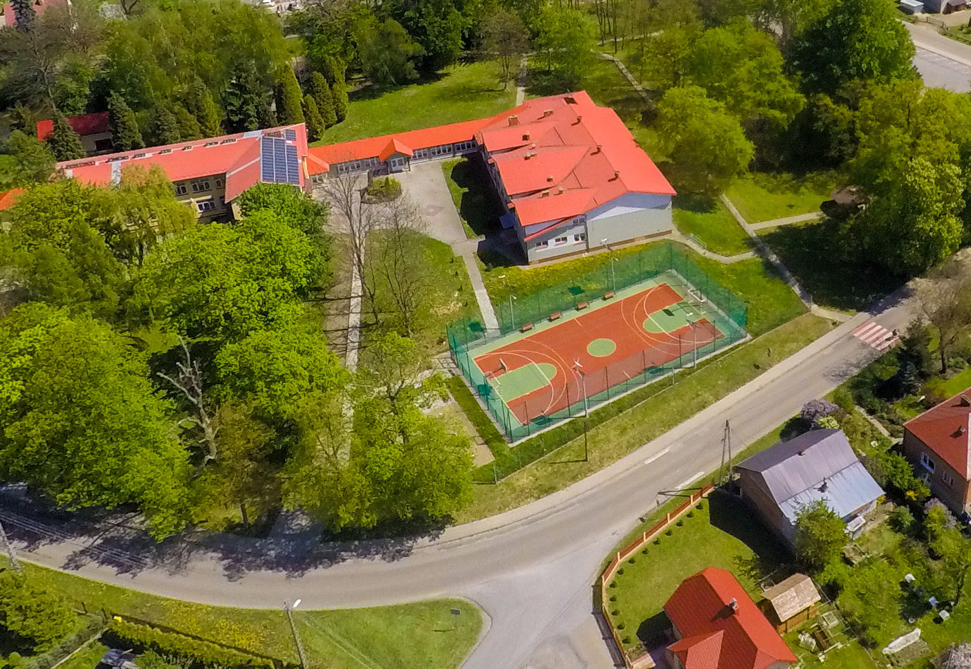 Zagospodarowanie otoczenia szkół publicznych z terenu Gminy Tarnowiec – SP Tarnowiec i SP Łubno Szlacheckie